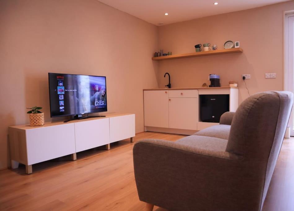Modern Studio Apartment In Cashel Cashel  Eksteriør billede