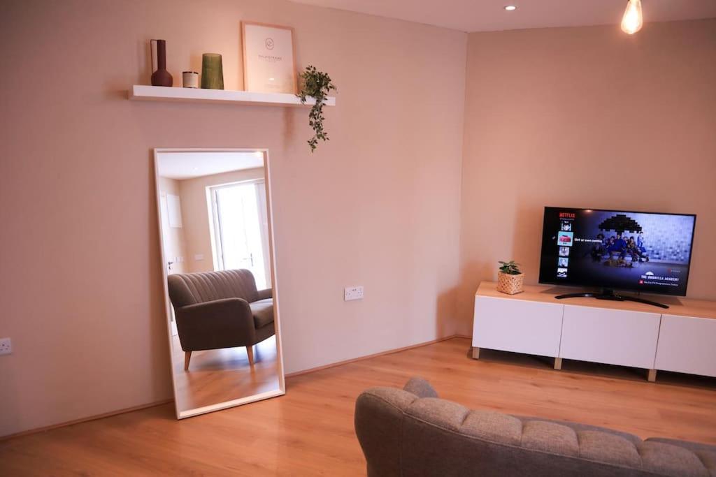 Modern Studio Apartment In Cashel Cashel  Eksteriør billede